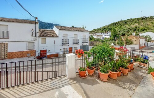 Nice home in Algodonales with WiFi