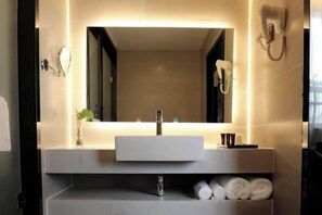 Bathroom - Shankee Hotel (Junan County Longshan Road) (Junan County)