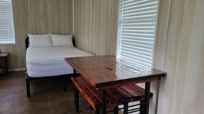 Standard Cabin | In-room dining - McGees Landing Cabin 1-Toledo Bend Lake (Hemphill)