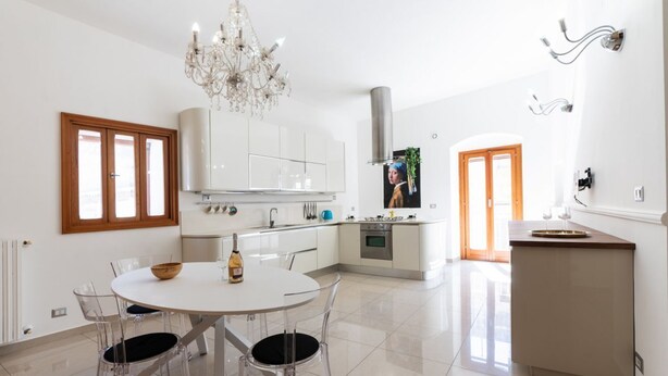 Unclassified image, 1 of 33, button - Il Viccio Apartment w/ Balconies (Palo del Colle)