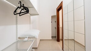 Unclassified image, 4 of 33, button - Il Viccio Apartment w/ Balconies (Palo del Colle)