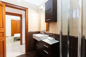Doccia, asciugacapelli, bidet