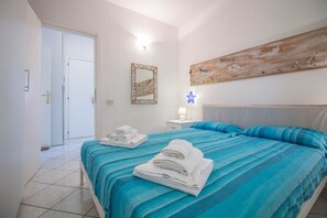 2 bedrooms, iron/ironing board, WiFi