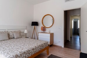 1 bedroom, WiFi, bed sheets - GuestHost - Livorno Bright Apartment with Balcony! (Livorno)