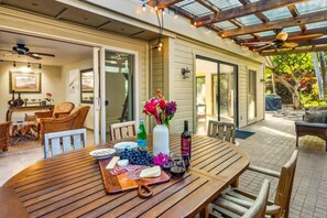 Outdoor dining - Ohana Retreat – Private Pool, Sleeps 28 (Koloa)