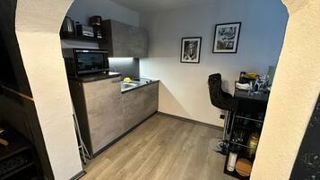 Geladeira, fogão, cooktop, lava-louças