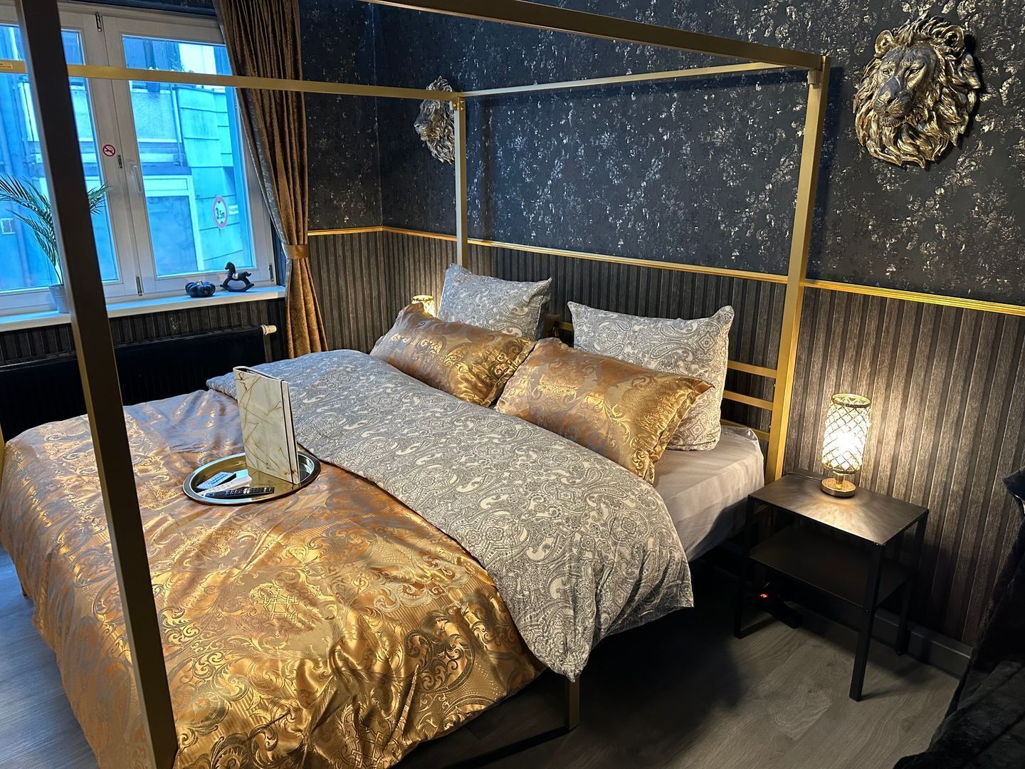 1 slaapkamer, een strijkplank/strijkijzer, wifi, beddengoed