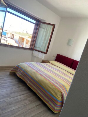 2 bedrooms, bed sheets