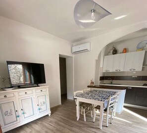 Interior - TRILO OE MARINU: central and convenient to services as well as the beach (Dorgali)