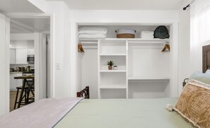 2 bedrooms, desk, iron/ironing board, travel cot
