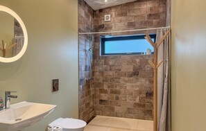 Shower - 2 bedroom pet friendly home in Præstø (Præstø)