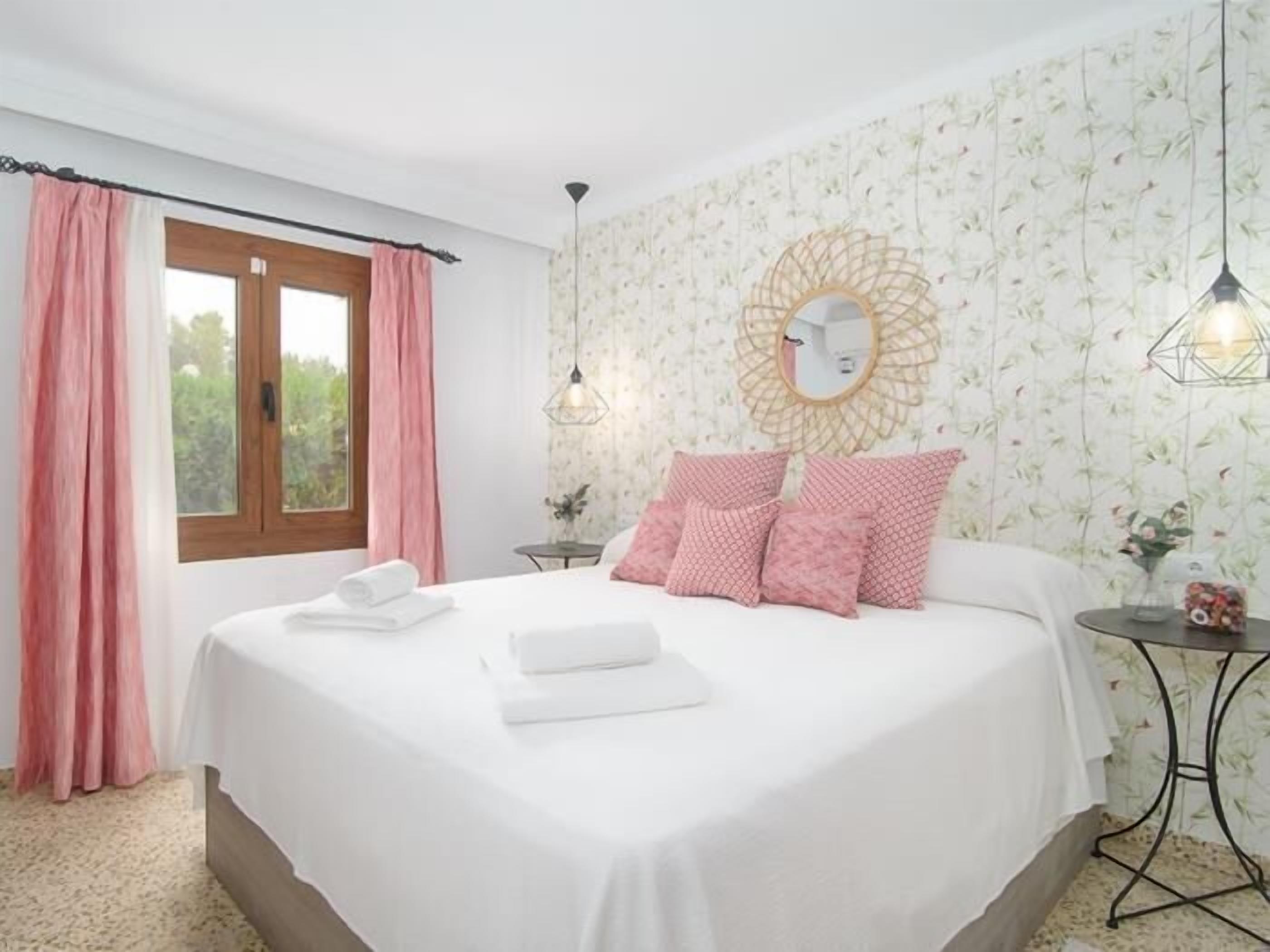 3 habitaciones, tabla de planchar con plancha y wifi 