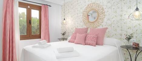 3 bedrooms, iron/ironing board, WiFi