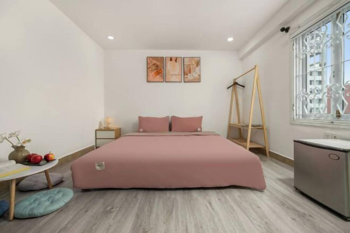 Premium bedding, pillowtop beds, desk, blackout drapes