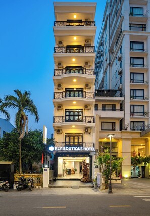 Front of property - evening/night - Kly Boutique Hue (Hue)