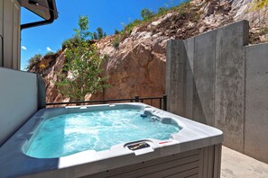 Bain à remous extérieur