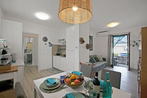 Perhehuoneisto, 2 makuuhuonetta, mikroaaltouuni (Elizabeth House-100m lake &) | Sisätilat