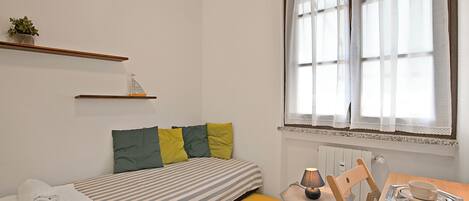 Familienapartment, Mehrere Schlafzimmer (Elizabeth House-100m lake &) | 2 Schlafzimmer, kostenloses WLAN, Bettwäsche