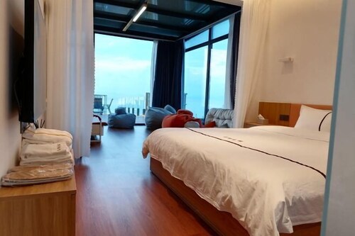 Qingdao Lingshan Island Haishang Starting Hotel