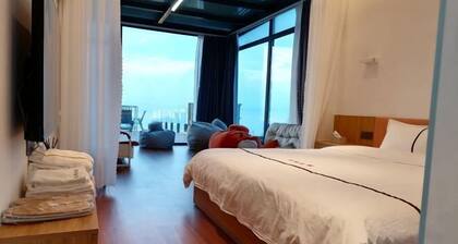 Qingdao Lingshan Island Haishang Starting Hotel