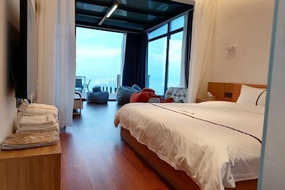 Qingdao Lingshan Island Haishang Starting Hotel