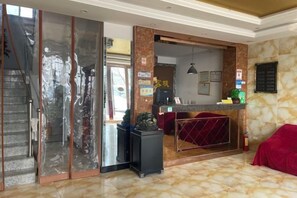 Lobby - Henry's House (Shou County)
