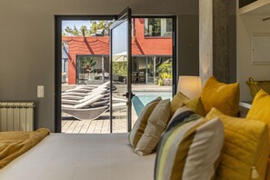 5 bedrooms, iron/ironing board