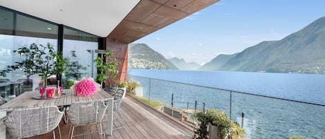 Family Villa, Multiple Bedrooms, Lakeside (Maison Sur l'Eau) | Rooftop terrace