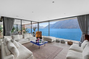 Family Villa, Multiple Bedrooms, Lakeside (Maison Sur l'Eau) | Interior - Maison Sur l'Eau (Paradiso)