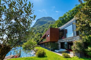Familievilla, flere soverom, ved innsjø (Maison Sur l'Eau) | Eksteriør