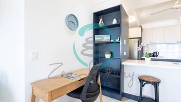 Apartment | 2 bedrooms, desk