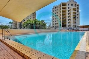 Apartment, Smoking