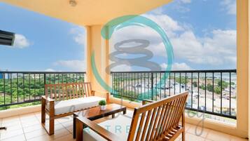 Apartamento | 2 quartos, escrivaninha