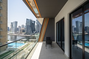 Property grounds - 412 Binghatti Canal | 1 Bedroom (Dubai)