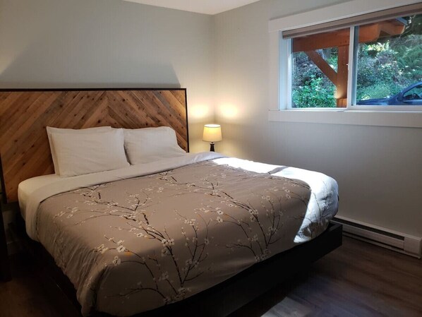 4 bedrooms, desk, travel crib, free WiFi