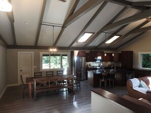 Interior - Timbers by Evergreen Forest Cabins (Ucluelet)