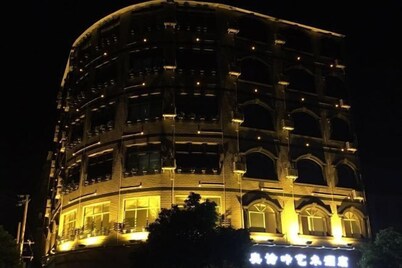Oscar Art Hotel
