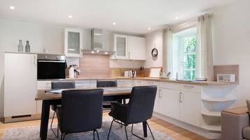 Kühlschrank, Ofen, Herdplatte, Geschirrspüler