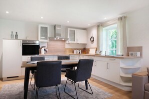 Kühlschrank, Ofen, Herdplatte, Geschirrspüler