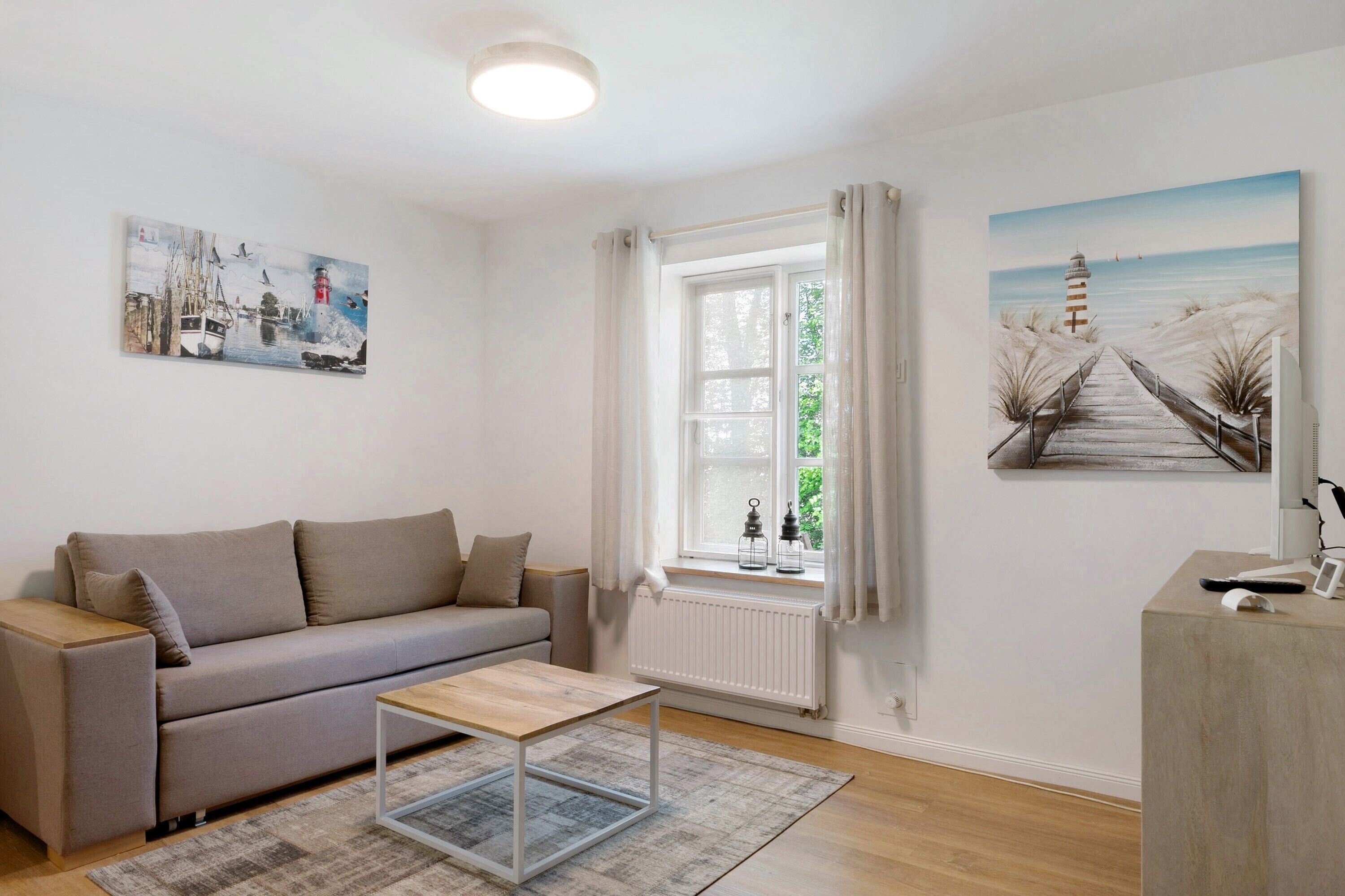 Télévision, table de tennis de table