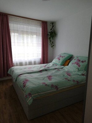 1 Schlafzimmer, Bügeleisen/Bügelbrett, kostenloses WLAN, Bettwäsche