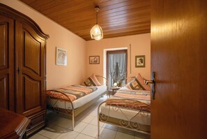 2 bedrooms, free WiFi, bed sheets