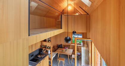 Holiday Home 'Tinyhaus Am Bussen' with Private Terrace and Private Garden