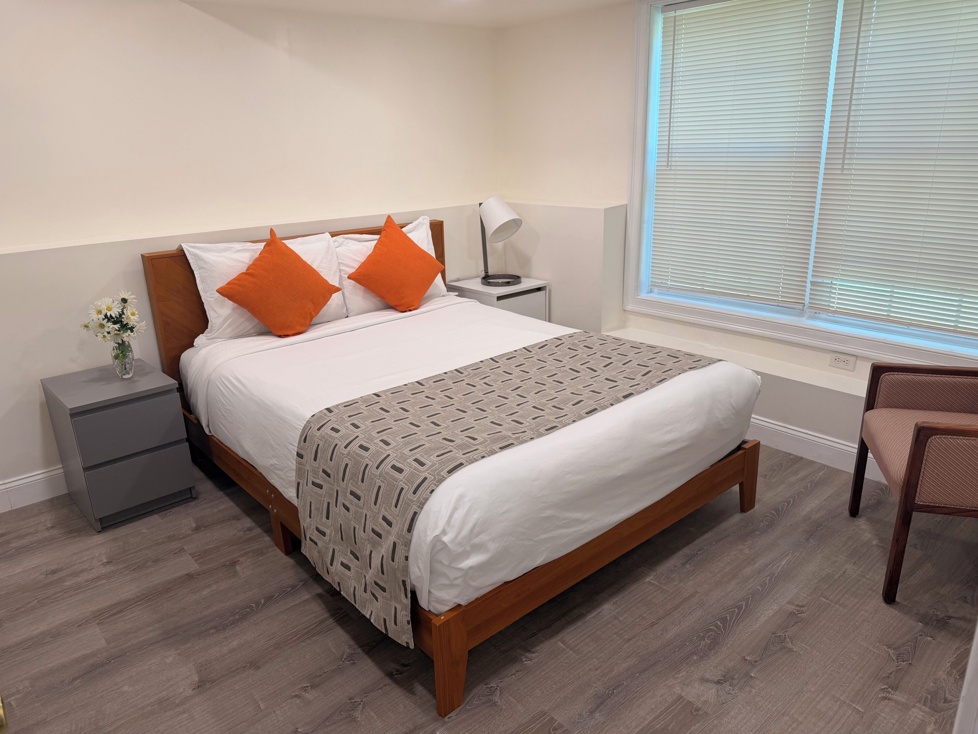 2 bedrooms, in-room safe, iron/ironing board, WiFi (free)