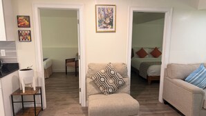Interior - Cozy, comfy,quiet &close to casinos (Montville)