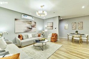 Apartment, Balcony | Living area