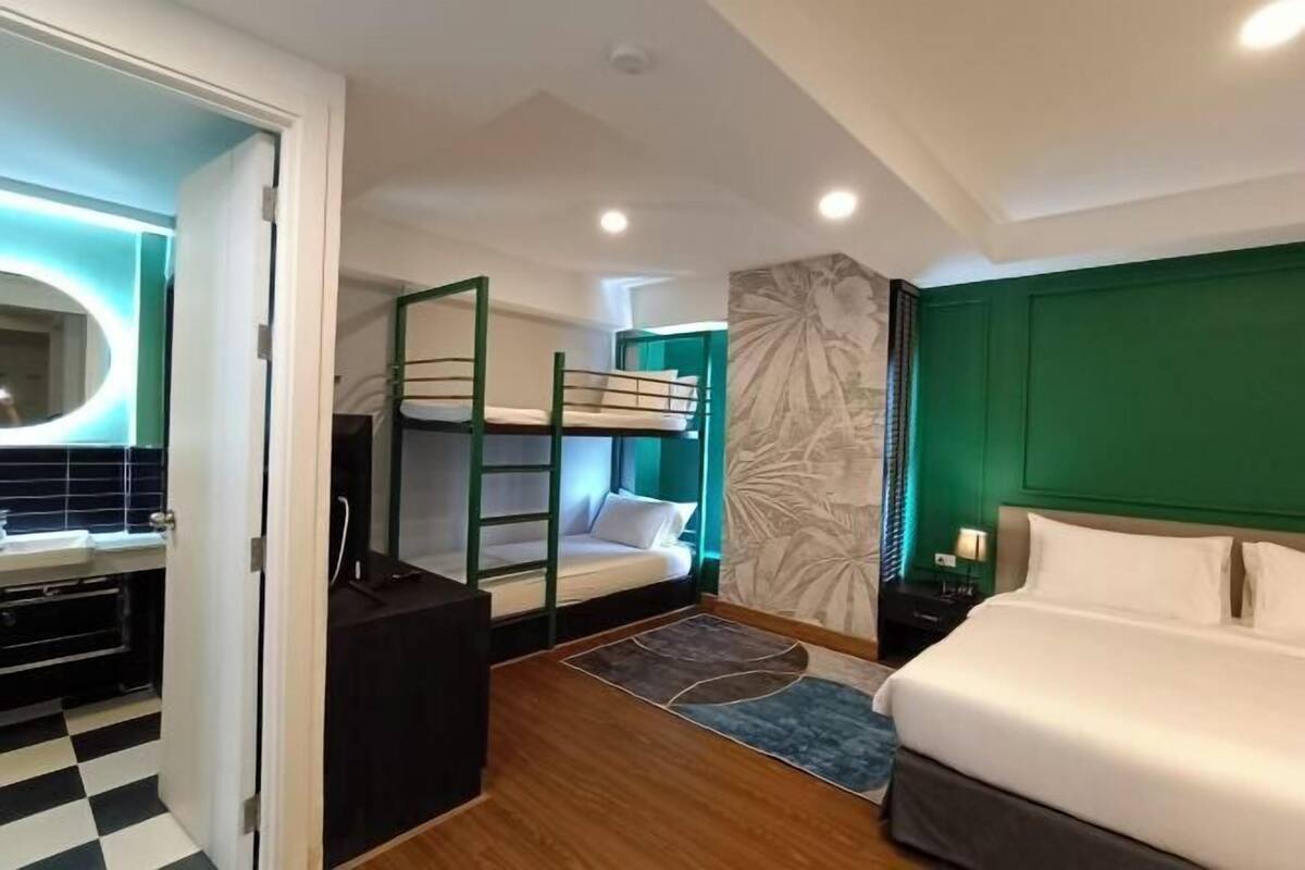 In-room safe, desk, laptop workspace, soundproofing