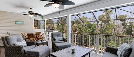 屋外ダイニングエリア