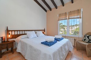 3 bedrooms, iron/ironing board, WiFi, bed sheets - Beautiful and cheerful villa in Benissa, Costa Blanca, Spain  with private pool for 6 persons (Benissa)