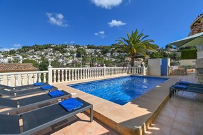Pool - Beautiful and cheerful villa in Benissa, Costa Blanca, Spain  with private pool for 6 persons (Benissa)